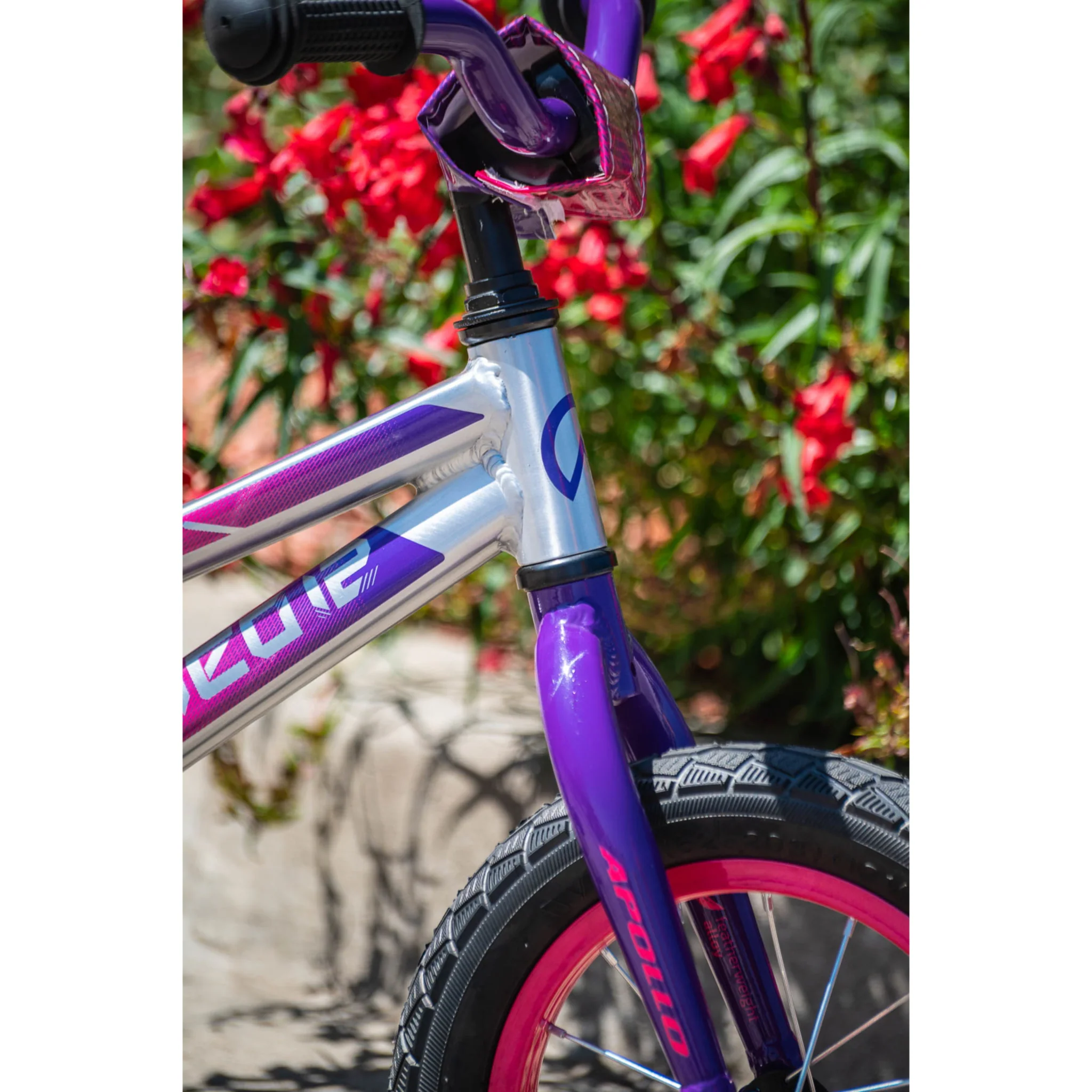 Apollo Neo 12" Kids Bike Brushed Alloy/Purple/Pink - Image 4