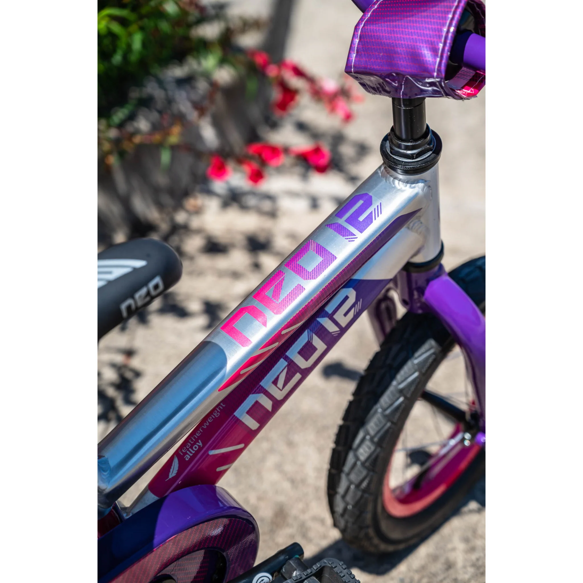 Apollo Neo 12" Kids Bike Brushed Alloy/Purple/Pink - Image 5